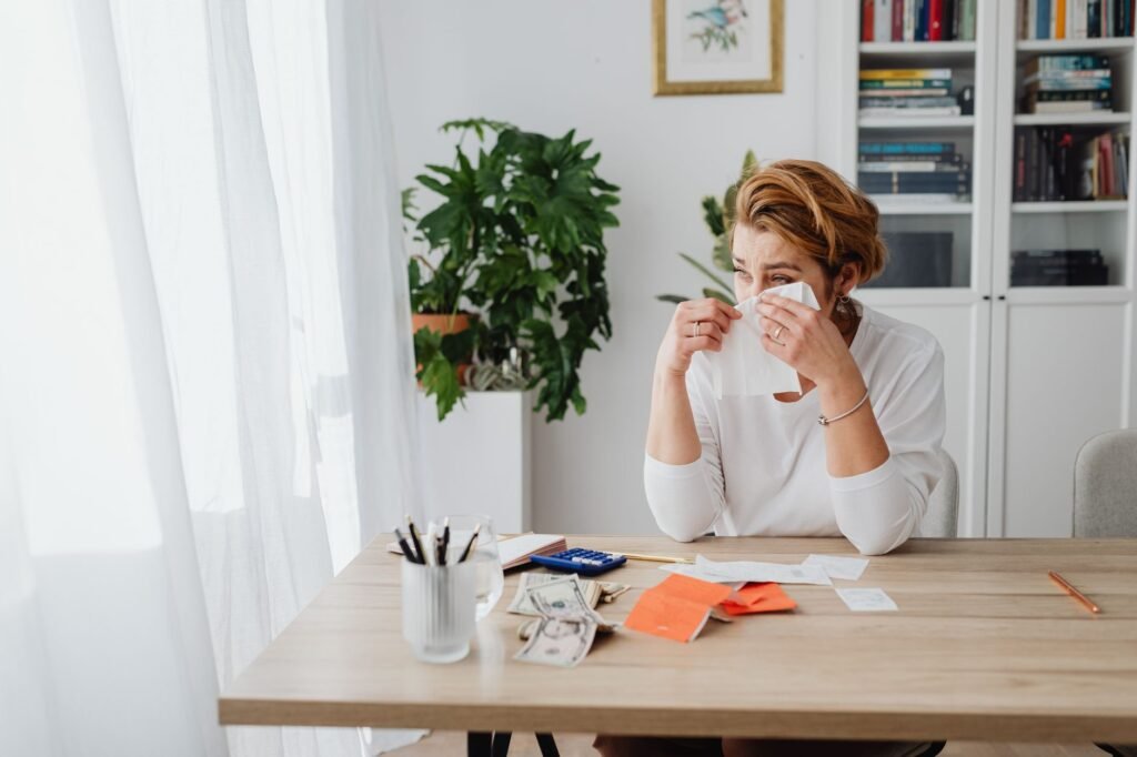 financial anxiety symptoms and how to manage them